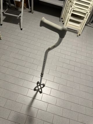 Bastone da appoggio quadripode