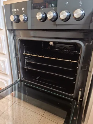 Cocina de gas butano negra