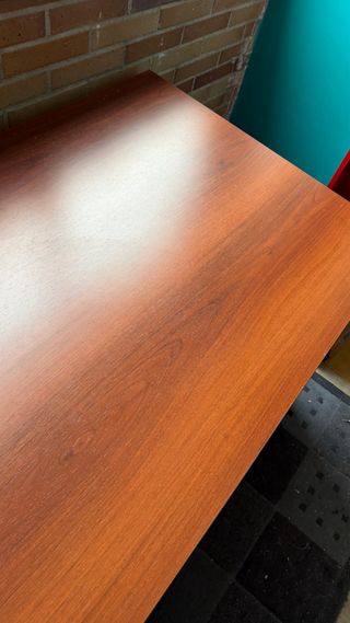 Mesa de oficina L con cajonera