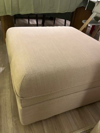 Reposapiés con almacenaje beige