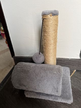 Rascador para gatos con túnel