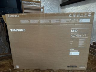 Samsung Smart TV UHD 43” AU7100 – Como nueva