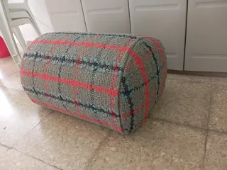 Puf GAN tejido a cuadros.