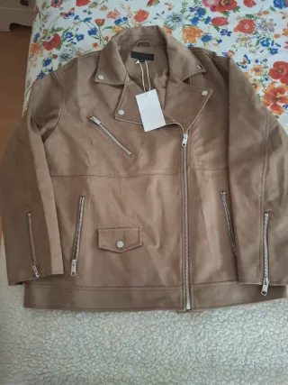 Cazadora efecto piel melocoton