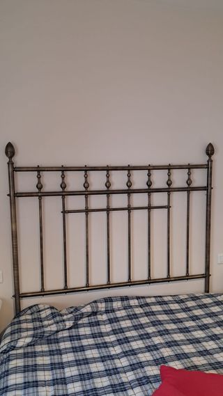Cabecero de forja antiguo