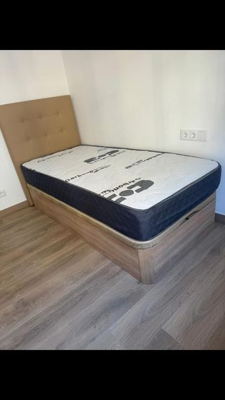 Canapé de madera y polipiel