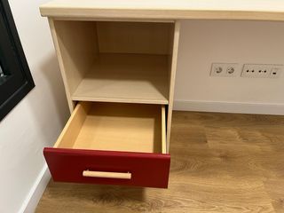 Mesa de escritorio madera y metal