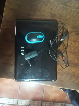 Portátil Airis Negro