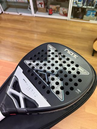 Pala de Pádel NOX ATTACK 18K