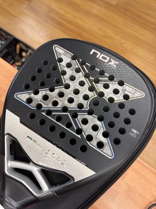 Pala de Pádel NOX ATTACK 18K