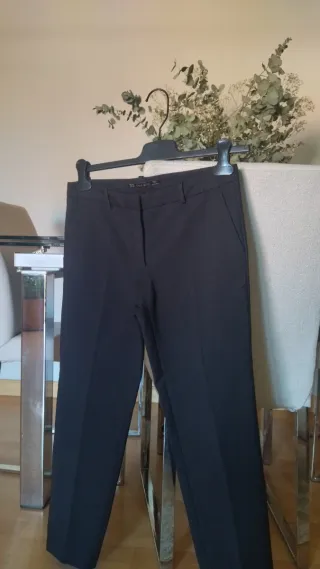 Pantalón Zara Negro.