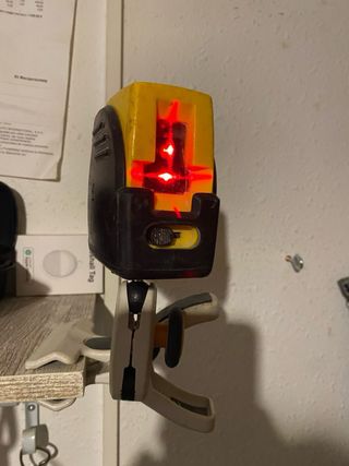 Nivel Láser con Soporte