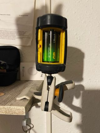 Nivel Láser con Soporte