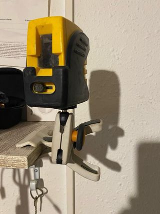 Nivel Láser con Soporte