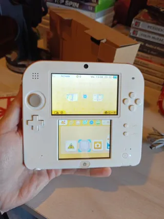 Nintendo 2DS Blanca Completa