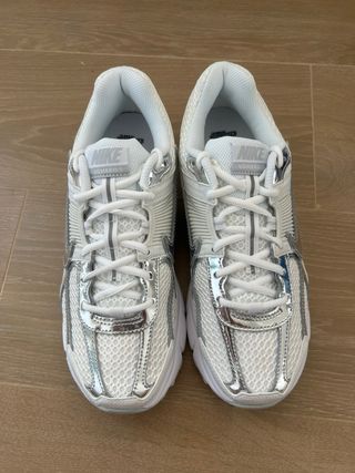 Nike Air Zoom Vomero 5