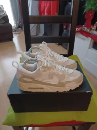 Zapatillas Nike Air Max Talla 40 Beige/Blanco