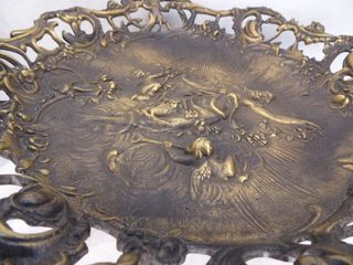 Centro de mesa de bronce ornamentado