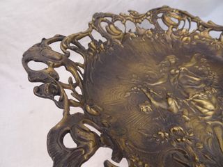 Centro de mesa de bronce ornamentado