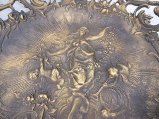 Centro de mesa de bronce ornamentado