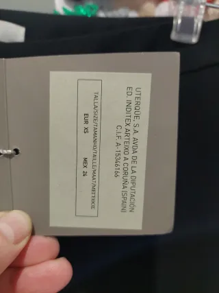 Falda Uterqüe Talla XS Negra