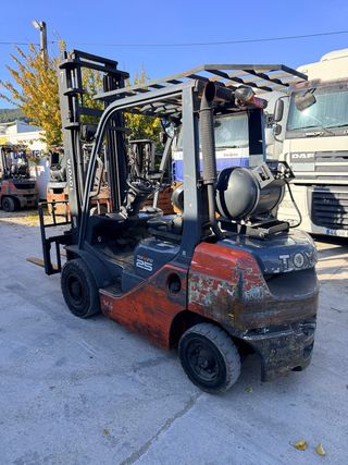 Carretilla elevadora Toyota 25