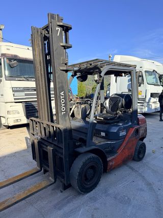 Carretilla elevadora Toyota 25