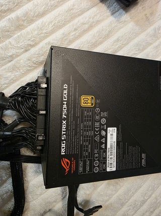 Alimentatore ASUS ROG Strix 750W Gold