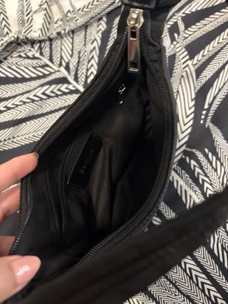 Bolso de mano negro para mujer