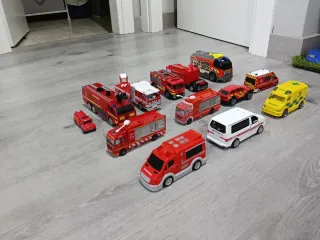 Coches de Juguete Bomberos y Ambulancia