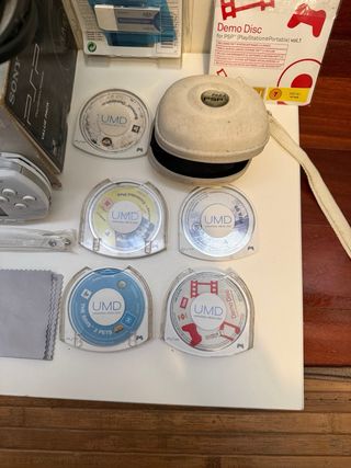Lote PSP Sony Caja y Accesorios
