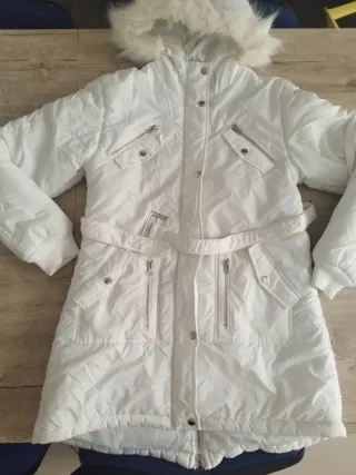 Giubbotto imbottito bianco con cappuccio