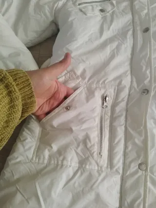 Giubbotto imbottito bianco con cappuccio