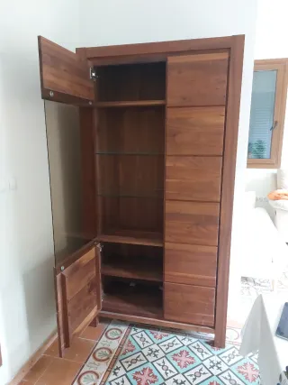 Vitrina madera maciza con cristal