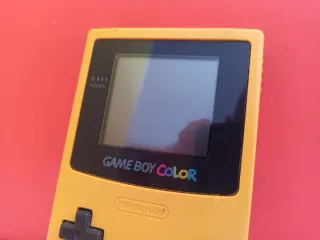 Consola Nintendo Game Boy Color Amarilla