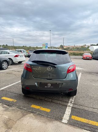 Mazda 2 2012