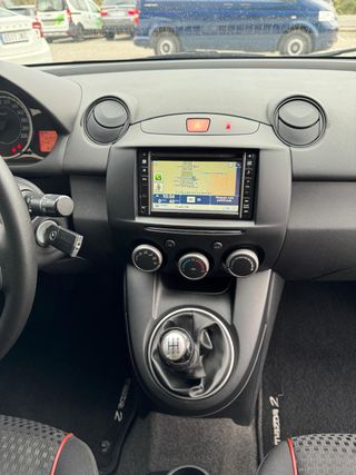 Mazda 2 2012