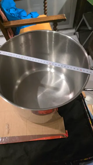 Olla grande de acero inoxidable con tapa