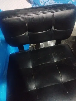 Taburete de bar negro y plateado