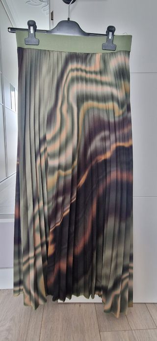 Falda larga plisada verde