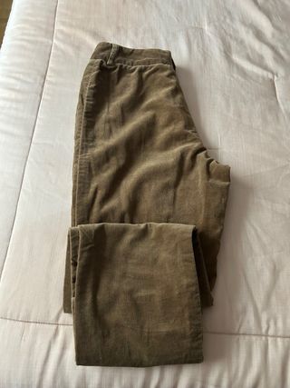 Pantalón de terciopelo marrón con estampado