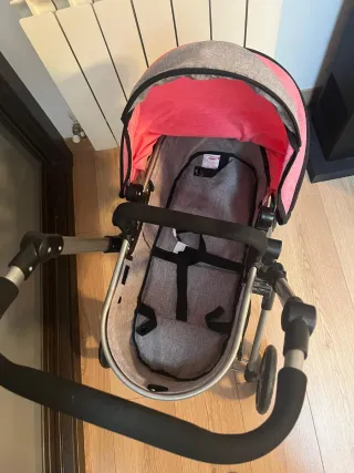 Silla de paseo para muñecas con bolso y portabebes