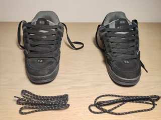 Zapatillas Globe Tilt Negras y Grises