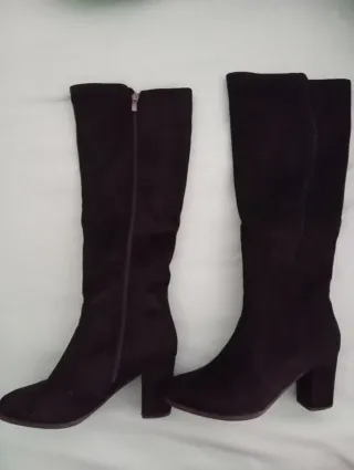 Botas negras de tacón