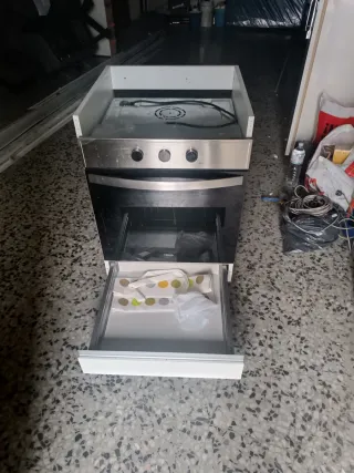 Horno con mueble bajo