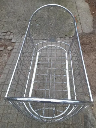 Cuna bebé metal vintage