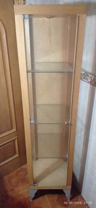 Vitrina expositora madera y cristal