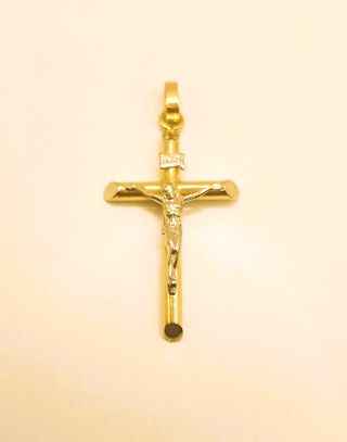 COLGANTE CRUZ CON CRISTO ORO DE 18K