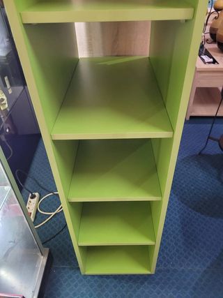 ESTANTERÍA VERTICAL