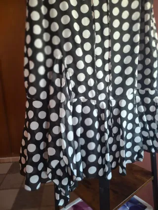 Falda lunares blanco y negro